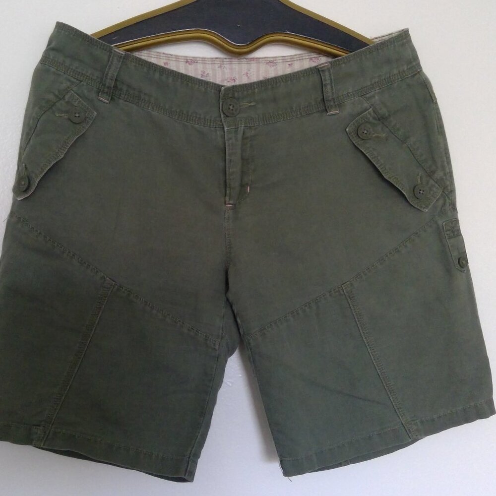 Free People Linen/cotton shorts Olive green size 8